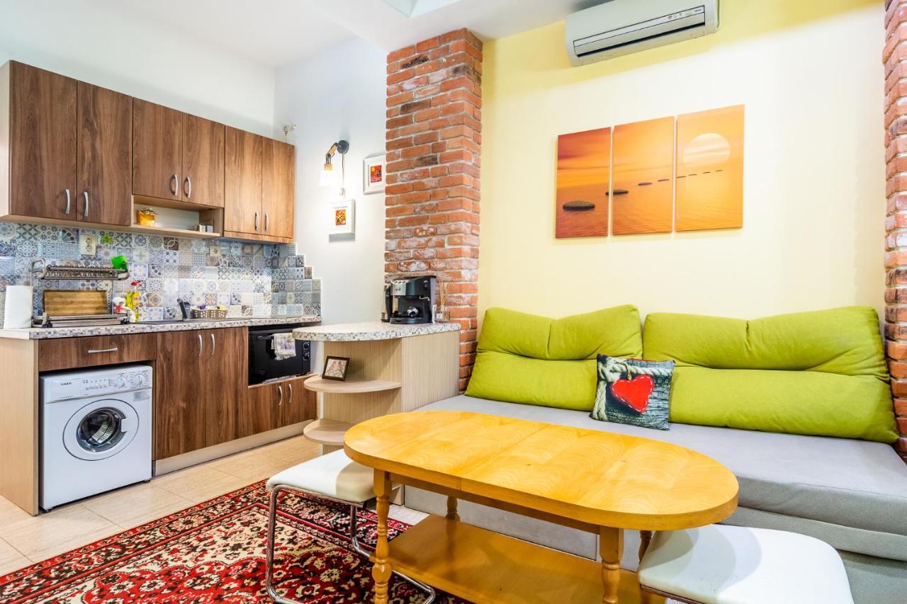 Barcelona Colorful Central Studio W Green Backyard Sofya Dış mekan fotoğraf