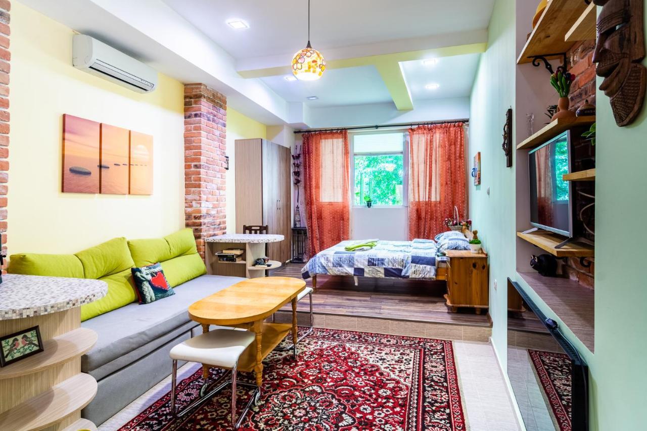 Barcelona Colorful Central Studio W Green Backyard Sofya Dış mekan fotoğraf