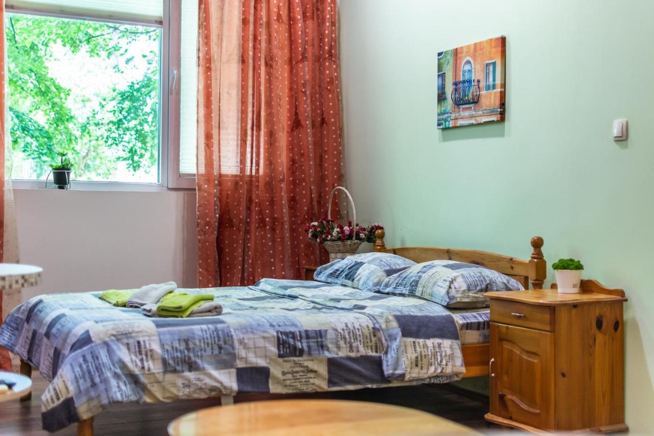 Barcelona Colorful Central Studio W Green Backyard Sofya Dış mekan fotoğraf